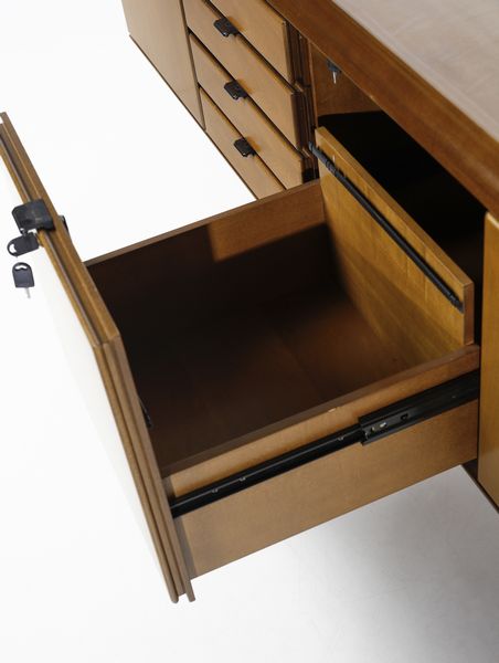 VON KLIER HANS (1934 - 2000) : Credenza per Skipper, Italia  - Asta Asta 447 | DESIGN E ARTI DECORATIVE DEL NOVECENTO Online - Associazione Nazionale - Case d'Asta italiane