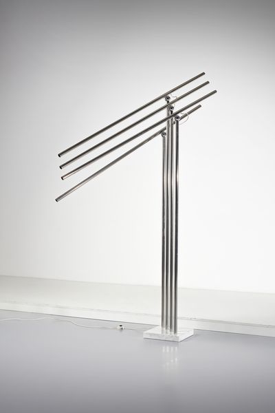 MOSCHENI SERGIO : Lampada da terra mod. Giraffa per Selenova, Italia  - Asta Asta 447 | DESIGN E ARTI DECORATIVE DEL NOVECENTO Online - Associazione Nazionale - Case d'Asta italiane