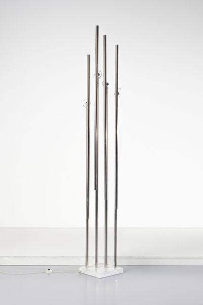 MOSCHENI SERGIO : Lampada da terra mod. Giraffa per Selenova, Italia  - Asta Asta 447 | DESIGN E ARTI DECORATIVE DEL NOVECENTO Online - Associazione Nazionale - Case d'Asta italiane