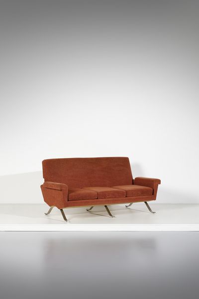 PARISI ICO (1916 - 1996) : nello stile di. Divano a tre posti  - Asta Asta 447 | DESIGN E ARTI DECORATIVE DEL NOVECENTO Online - Associazione Nazionale - Case d'Asta italiane