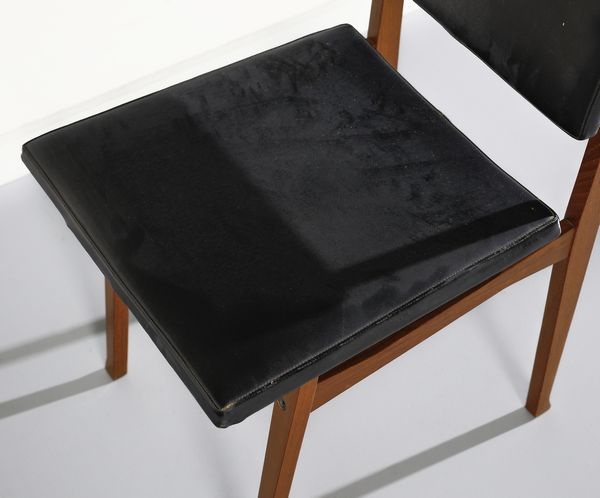 FRANCO ALBINI (1905-1977) & FRANCA HELG (1920-1989) : Dodici sedie mod. SD9 Luisella per Poggi, Pavia  - Asta Asta 447 | DESIGN E ARTI DECORATIVE DEL NOVECENTO Online - Associazione Nazionale - Case d'Asta italiane