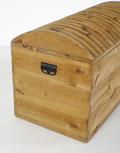 CEROLI MARIO (n. 1938) : Baule Asso di Fiori della serie Annabella per Poltronova, Firenze  - Asta Asta 447 | DESIGN E ARTI DECORATIVE DEL NOVECENTO Online - Associazione Nazionale - Case d'Asta italiane