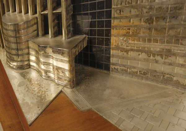 SUPERSTUDIO : Modellino della Banca di Credito Cooperativo dell'Alta Brianza. argentiere Guanziroli  - Asta Asta 447 | DESIGN E ARTI DECORATIVE DEL NOVECENTO Online - Associazione Nazionale - Case d'Asta italiane