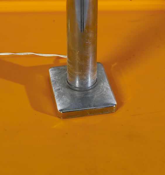 MANIFATTURA ITALIANA : Scrittoio con sedia e lampada  - Asta Asta 447 | DESIGN E ARTI DECORATIVE DEL NOVECENTO Online - Associazione Nazionale - Case d'Asta italiane