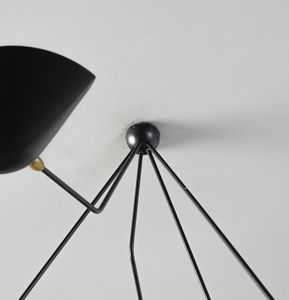 MOUILLE SERGE (1922 - 1988) : Lampada da soffitto Spider a cinque bracci fissi angolati  - Asta Asta 447 | DESIGN E ARTI DECORATIVE DEL NOVECENTO Online - Associazione Nazionale - Case d'Asta italiane