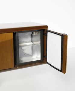VON KLIER HANS (1934 - 2000) : Credenza per Skipper, Italia  - Asta Asta 447 | DESIGN E ARTI DECORATIVE DEL NOVECENTO Online - Associazione Nazionale - Case d'Asta italiane