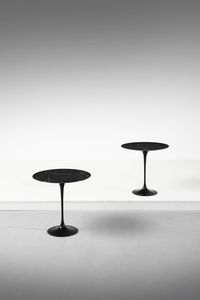 SAARINEN EERO (1910 - 1961) - Coppia di tavoli da salotto della serie Tulip per Knoll International, USA