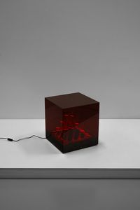 RIVIERE JAMES (n. 1949) : Lampada da tavolo Cubo di Teo per Centro Ricerche Arte Industria, Lissone  - Asta Asta 447 | DESIGN E ARTI DECORATIVE DEL NOVECENTO Online - Associazione Nazionale - Case d'Asta italiane