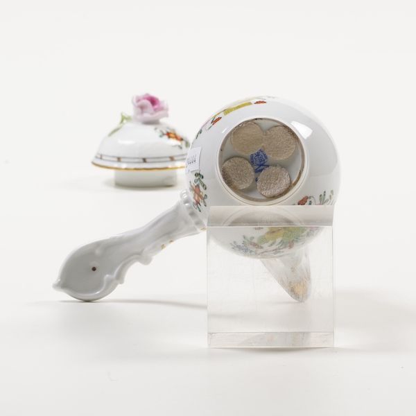 Piccola caffettiera �Indian Basket Multicolor�.<BR>Herend, XX secolo.  - Asta Arredo per la Tavola - Associazione Nazionale - Case d'Asta italiane