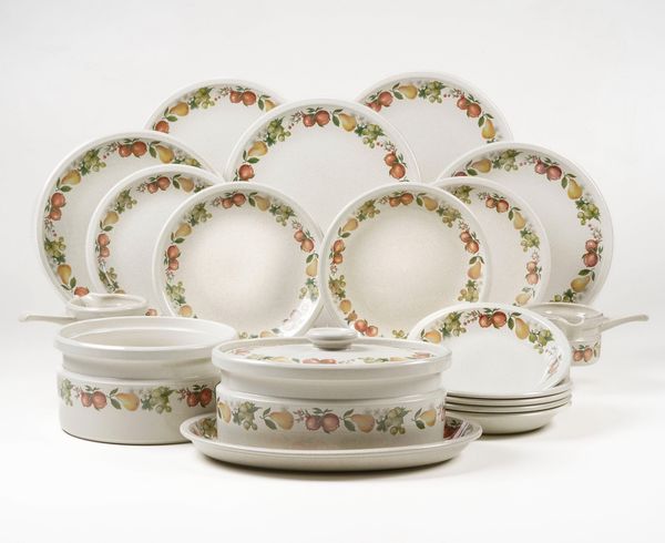 Servizio da tavola Quince.<BR>Inghilterra, Manifattura Wedgwood, fine del XX secolo.  - Asta Arredo per la Tavola - Associazione Nazionale - Case d'Asta italiane