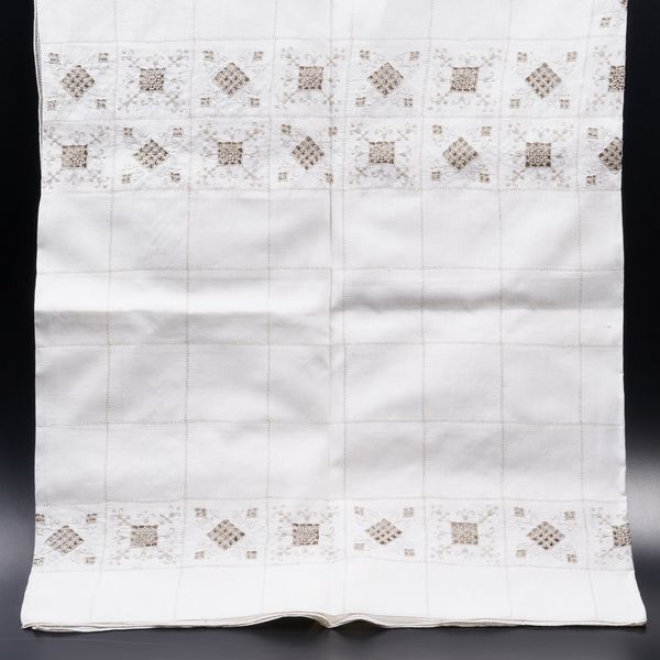 Tovaglia con 12 tovaglioli.  - Asta Arredo per la Tavola - Associazione Nazionale - Case d'Asta italiane