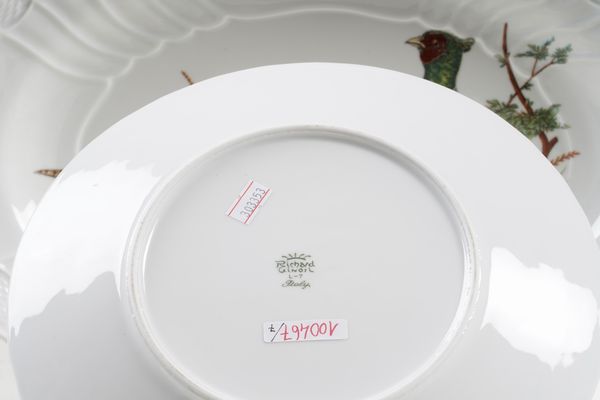 Servizio da cacciagione. <BR>Doccia, Manifattura Richard Ginori, seconda met del XX secolo.  - Asta Arredo per la Tavola - Associazione Nazionale - Case d'Asta italiane