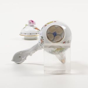 Piccola caffettiera �Indian Basket Multicolor�.<BR>Herend, XX secolo.  - Asta Arredo per la Tavola - Associazione Nazionale - Case d'Asta italiane