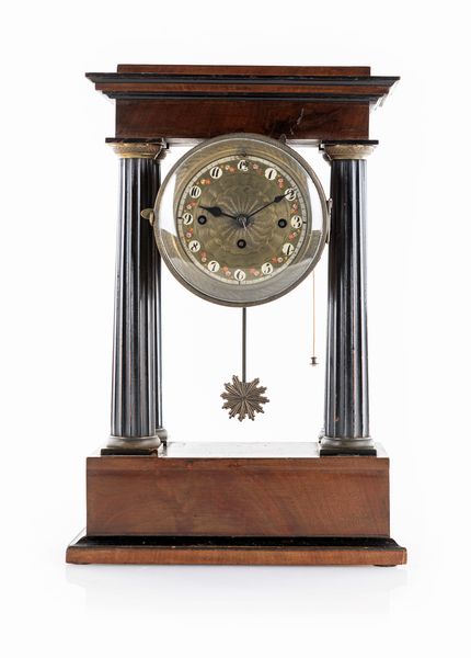 Pendola a portico in legno, Vienna, seconda met� del XIX secolo  - Asta Antiquariato - Icone, Arredi, Sculture, Oggetti d'Arte - Associazione Nazionale - Case d'Asta italiane