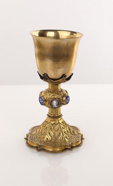 Calice in rame e ottone dorati di gusto quattrocentesco con smalti, ambito lombardo-veneto  - Asta Antiquariato - Icone, Arredi, Sculture, Oggetti d'Arte - Associazione Nazionale - Case d'Asta italiane