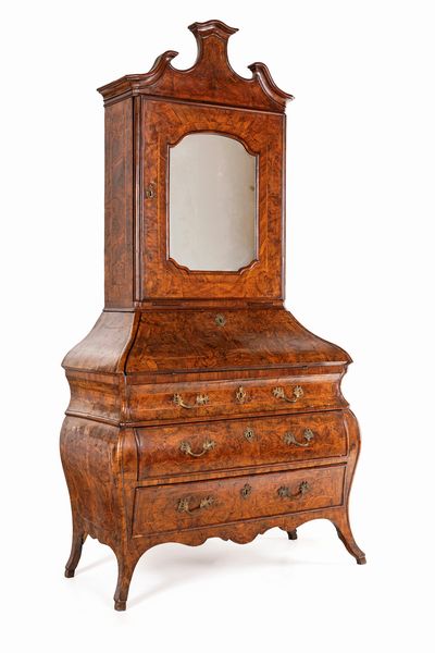 Trumeau barocchetto in radica di noce, Lombardia, met del XVIII secolo  - Asta Antiquariato - Icone, Arredi, Sculture, Oggetti d'Arte - Associazione Nazionale - Case d'Asta italiane