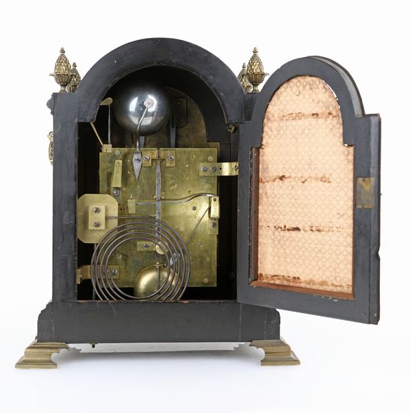 Pendola musicale in legno ebanizzato con finiture in bronzo, Hurt & Sons, Birmingham, seconda met� del XIX secolo  - Asta Antiquariato - Icone, Arredi, Sculture, Oggetti d'Arte - Associazione Nazionale - Case d'Asta italiane