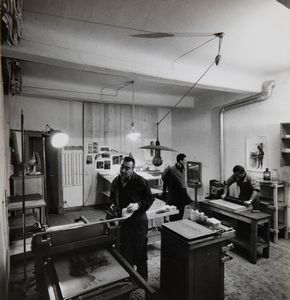 Ugo Mulas - Giuseppe Ajmone nella sua tipografia