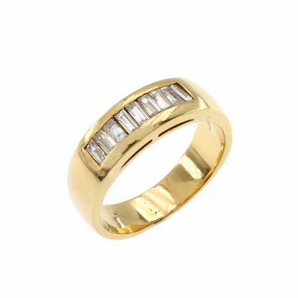Anello mezzafede in oro giallo 18kt e diamanti  - Asta Gioielli e Orologi Web Only - Associazione Nazionale - Case d'Asta italiane