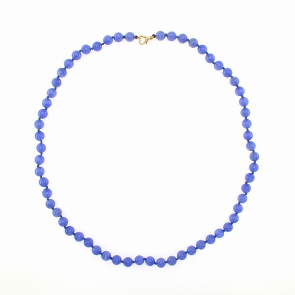 Collana ad un filo di sfere in calcedonio blu  - Asta Gioielli e Orologi Web Only - Associazione Nazionale - Case d'Asta italiane