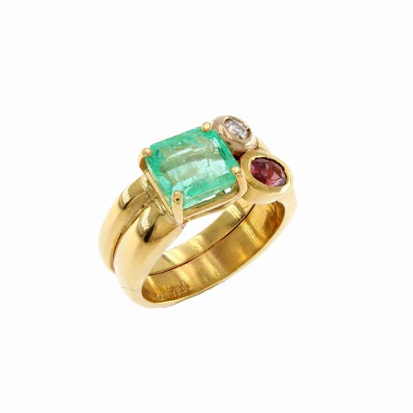 Anello in oro giallo 18kt con smeraldo  - Asta Gioielli e Orologi Web Only - Associazione Nazionale - Case d'Asta italiane