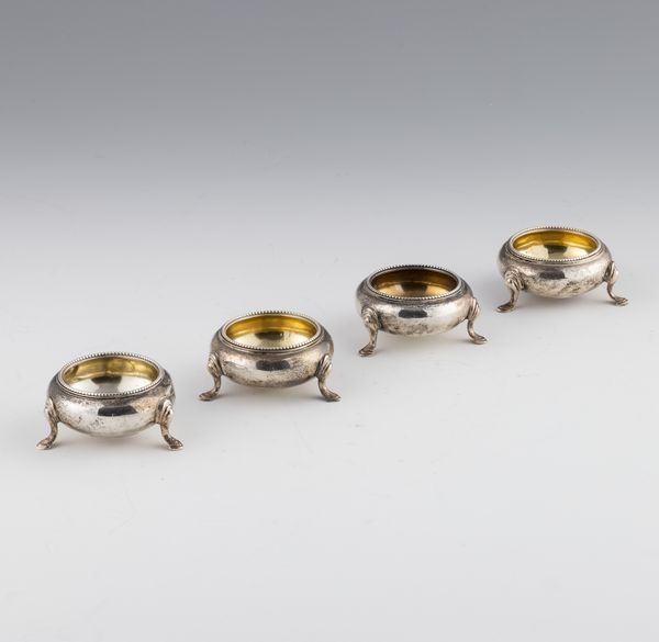 Quattro saliere in argento  - Asta L'Arte della Tavola - Associazione Nazionale - Case d'Asta italiane