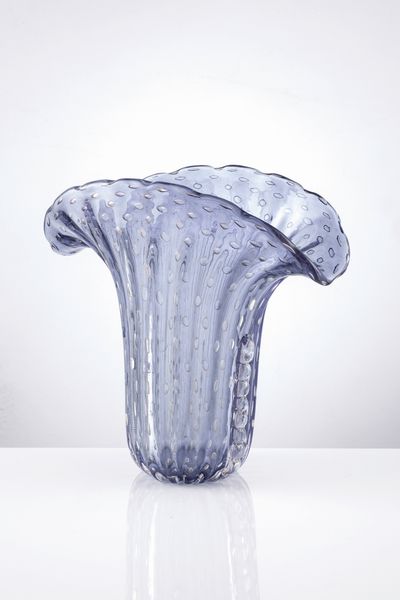 Vaso Murano a ventaglio in vetro azzurro  - Asta L'Arte della Tavola - Associazione Nazionale - Case d'Asta italiane