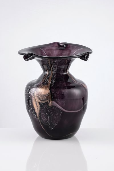 Vaso in vetro soffiato viola  - Asta L'Arte della Tavola - Associazione Nazionale - Case d'Asta italiane