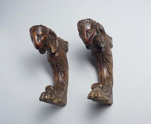 MANIFATTURA DEL XVIII-XIX SECOLO - Coppia di reggimensole in legno intagliato in forma di arieti
