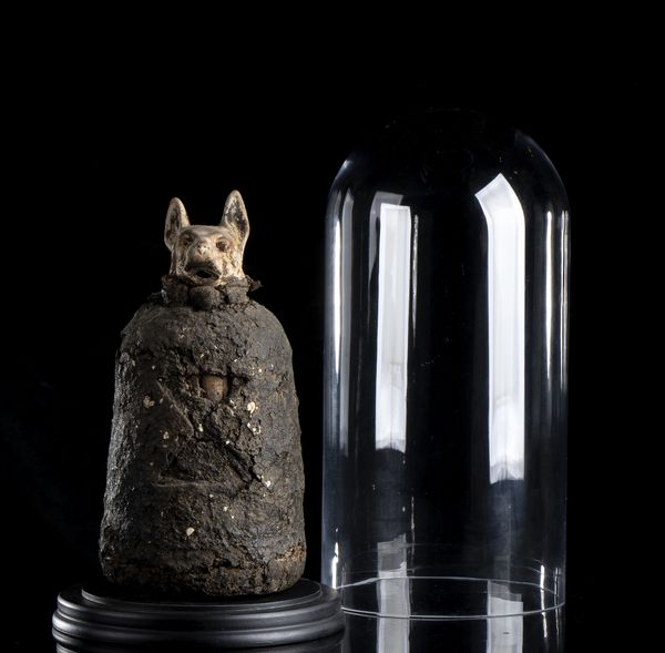 . : Sarcofago di mummia di sciacallo in materiale vegetale argilloso.Egitto Antico, periodo Tolemaico (V-IV sec a.C.).  - Asta Asta 450 | WUNDERKAMMER, CURIOSITIES & ETNOGRAFICA - A GENTLEMAN' S CABINET OF CURIOSITIES Online - Associazione Nazionale - Case d'Asta italiane