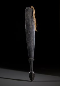 . : Bastone di comando Massim in legno duro e fibre vegetali.  Papua Nuova Guinea, XIX secolo.  - Asta Asta 450 | WUNDERKAMMER, CURIOSITIES & ETNOGRAFICA - A GENTLEMAN' S CABINET OF CURIOSITIES Online - Associazione Nazionale - Case d'Asta italiane