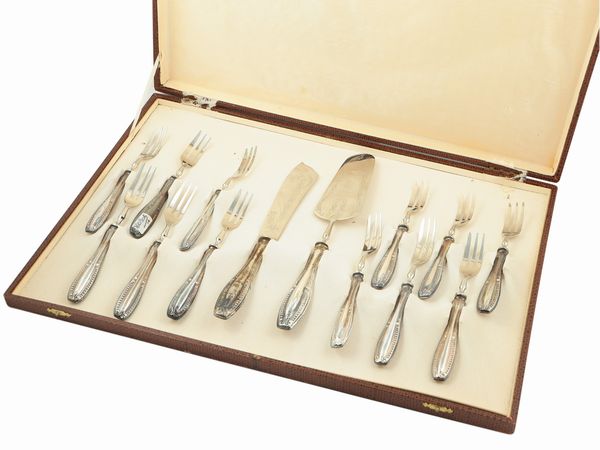 Servizio di posate da dolce in argento  - Asta Casa Lazzi - parte prima Arredi, dipinti, vetri di Murano, curiosit� - Associazione Nazionale - Case d'Asta italiane