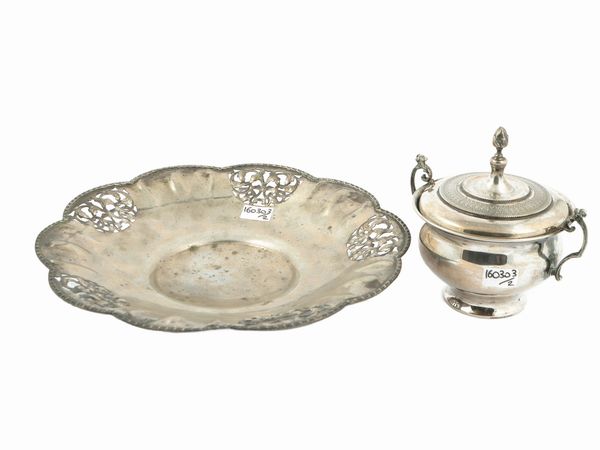 Lotto di argenteria  - Asta Casa Lazzi - parte prima Arredi, dipinti, vetri di Murano, curiosit - Associazione Nazionale - Case d'Asta italiane