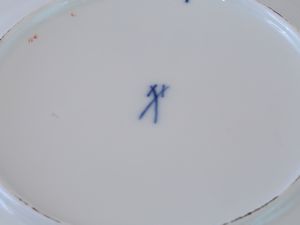 Servito di piatti in porcellana policroma, Meissen  - Asta Casa Lazzi - parte prima Arredi, dipinti, vetri di Murano, curiosit� - Associazione Nazionale - Case d'Asta italiane