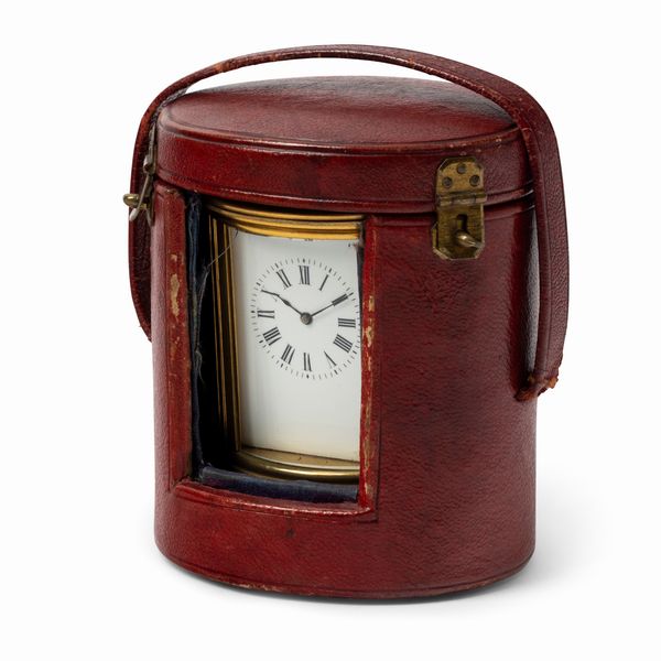 Pendolino da viaggio, anonimo, cassa in metallo e cristallo ,1930/1940, quadrante in smalto bianco, carica a chiavetta, custodia originale in pelle, 74x63 mm  - Asta Watches - Associazione Nazionale - Case d'Asta italiane