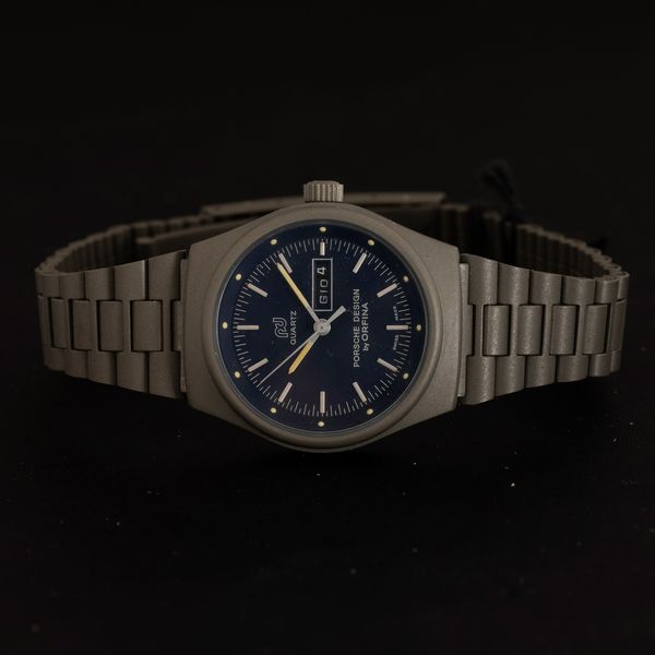 Orfina : Porsche Design in titanio al quarzo, con indicazione di giorno in ottimo stato di conservazione, 30 mm  - Asta Watches - Associazione Nazionale - Case d'Asta italiane