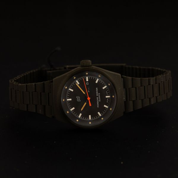 Orfina : Porsche Design in titanio verde opaco al quarzo, con indicazione di giorno in ottimo stato di conservazione, 30 mm  - Asta Watches - Associazione Nazionale - Case d'Asta italiane