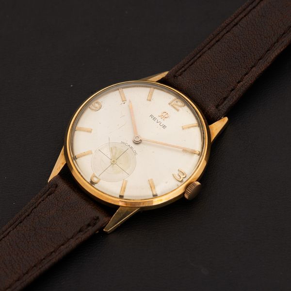 REVUE : Solo tempo in oro giallo 18k, carica manuale, quadrante Argent� e piccoli secondi, 35 mm  - Asta Watches - Associazione Nazionale - Case d'Asta italiane