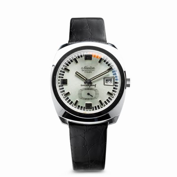 Newton Besançon : Newton Besan�on shockproof cassa in metallo con fondo a vite in acciaio, carica manuale, quadrante Argent� con datario e secondi al sei, cinturino in pelle, 35 mm, 1970 circa  - Asta Watches - Associazione Nazionale - Case d'Asta italiane