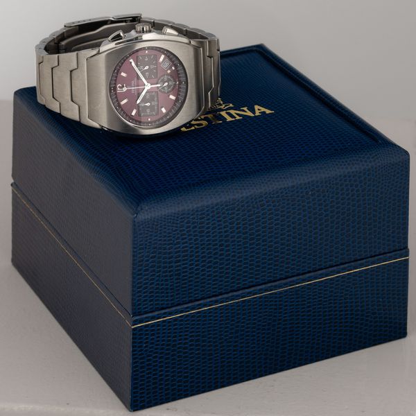 Festina : Chronograph F14 in acciaio di forma tonneau con bracciale integrato, moviento al quarzo con quadrante color vinaccia, 44x39 mm  - Asta Watches - Associazione Nazionale - Case d'Asta italiane