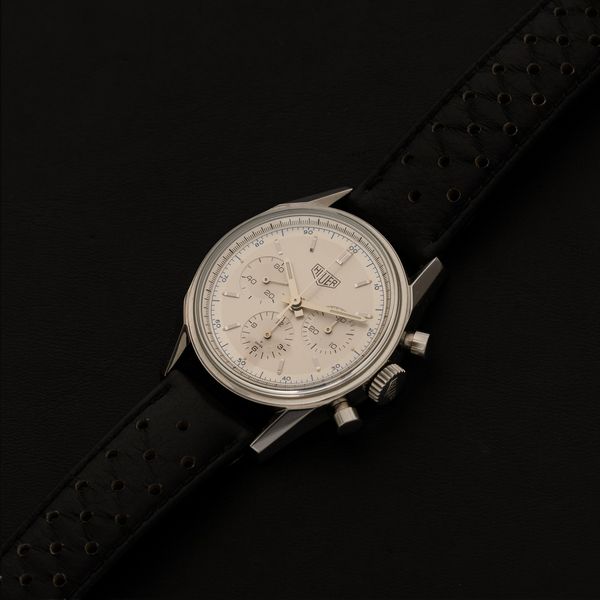 HEUER : Carrera cronografo carica manuale tre contatori in acciaio, tasti a pompa, quadrante Argent� con indici applicati, 35 mm  - Asta Watches - Associazione Nazionale - Case d'Asta italiane