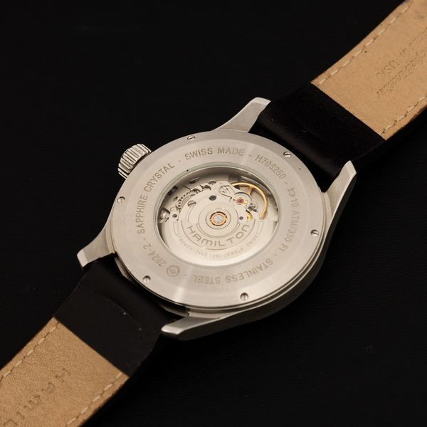 HAMILTON : Khaki Automatic in acciaio, quadrante nero opaco con numeri Arabi e indicazione della data, 44 mm  - Asta Watches - Associazione Nazionale - Case d'Asta italiane