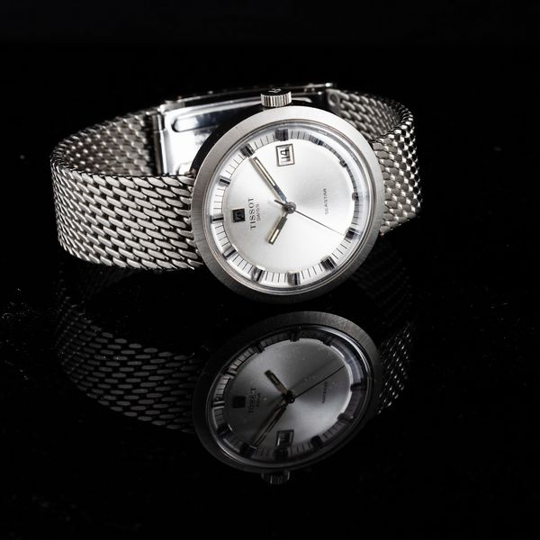 TISSOT : Seastar in acciaio con bracciale integrato carica manuale, quadrante argent� con indicazione della data, 37 mm  - Asta Watches - Associazione Nazionale - Case d'Asta italiane