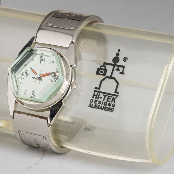 ALEXANDER : Orologio al quarzo di forma con bracciale rigido e vetro esagonale, 34 mm  - Asta Watches - Associazione Nazionale - Case d'Asta italiane