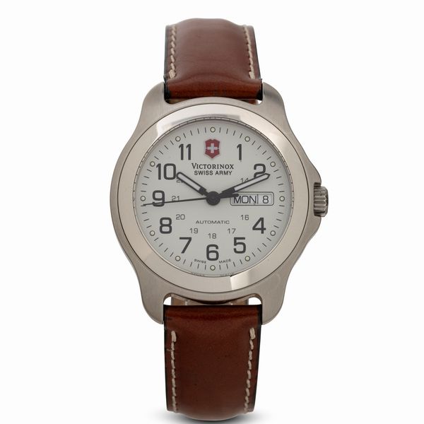 Victorinox : Suisse Army automatico in acciaio con indicazione di giorno e data, quadrante bianco numeri Arabi, 40 mm  - Asta Watches - Associazione Nazionale - Case d'Asta italiane