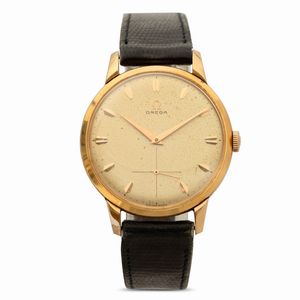 OMEGA - Oversize in oro rosa con anse riportate, carica manuale, quadrante Argent� con indici in oro applicati e secondi ad ore sei, 37 mm