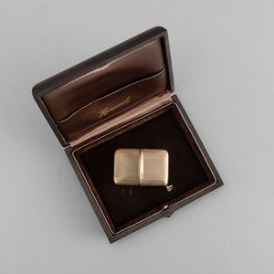 MOVADO : Ermeto Hausmann in oro 9k, carica manuale, quadrante Argent� con numeri applicati e astuccio originale 29x24 mm  - Asta Watches - Associazione Nazionale - Case d'Asta italiane