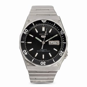 SEIKO - Diver automatico in acciaio con ghiera girevole e indicazione di giorno e data, quadrante nero opaco con corona ad ore 4, 36 mm