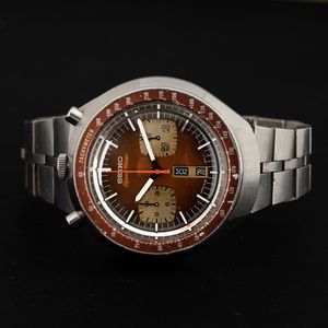 SEIKO : Bull Head cronografo in acciaio due contatori, quadrante marrone degrad� con indicazione di giorno e data a ore sei, 46x44 mm  - Asta Watches - Associazione Nazionale - Case d'Asta italiane