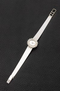 LONGINES : Lady in oro bianco 18k carica manuale con ghiera in brillanti e bracciale integrato, quadrante Argent�, 20x23 mm  - Asta Watches - Associazione Nazionale - Case d'Asta italiane
